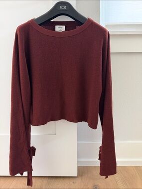 Wilfred Cropped 100% Merino Wool Sweater in Wine Red with Tie Cuffs